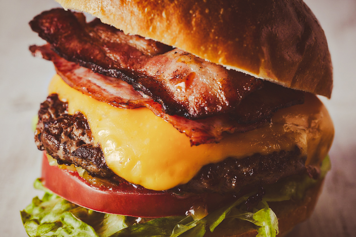 THE BEACH BURGER HOUSE